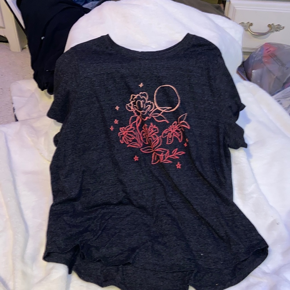 Charcoal Gray Floral Old Navy T-Shirt